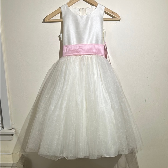 Girls Off White Ivory Tulle Dress with Pink Sash size 7 NWT - Picture 1 of 9